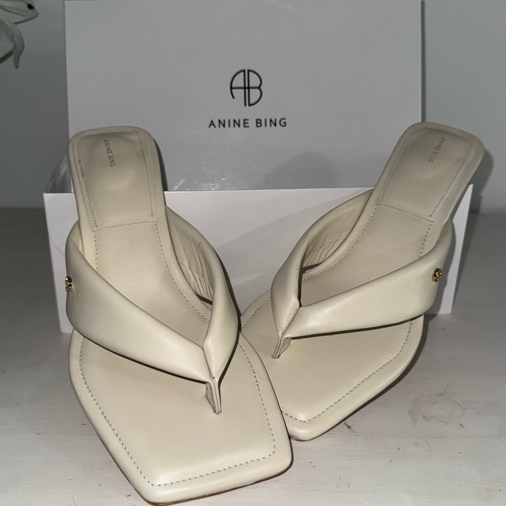 ANINE BING VIOLA CREAM LEATHER KITTEN HEEL SANDALS 41